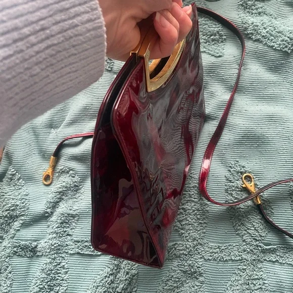 Stuart Weitzman Marbled Burgundy Patent Leather Crossbody with Gold Handle - Picture 3 of 8